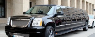 GMC Yukon Black Stretchlimousine